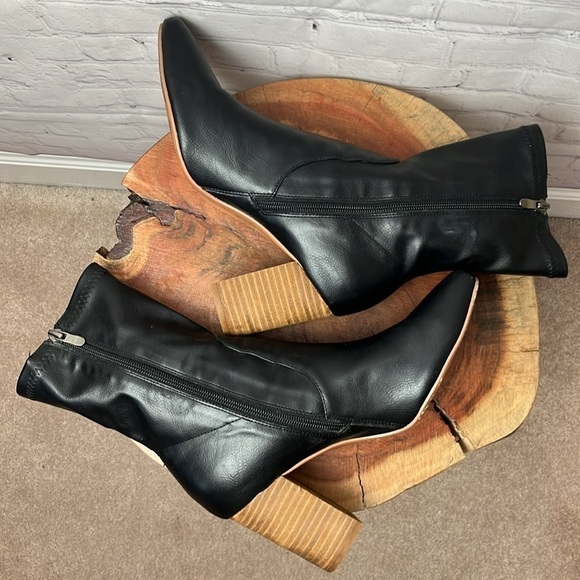 Silent D High Heel Careful Boots in Black - Picture 7 of 13